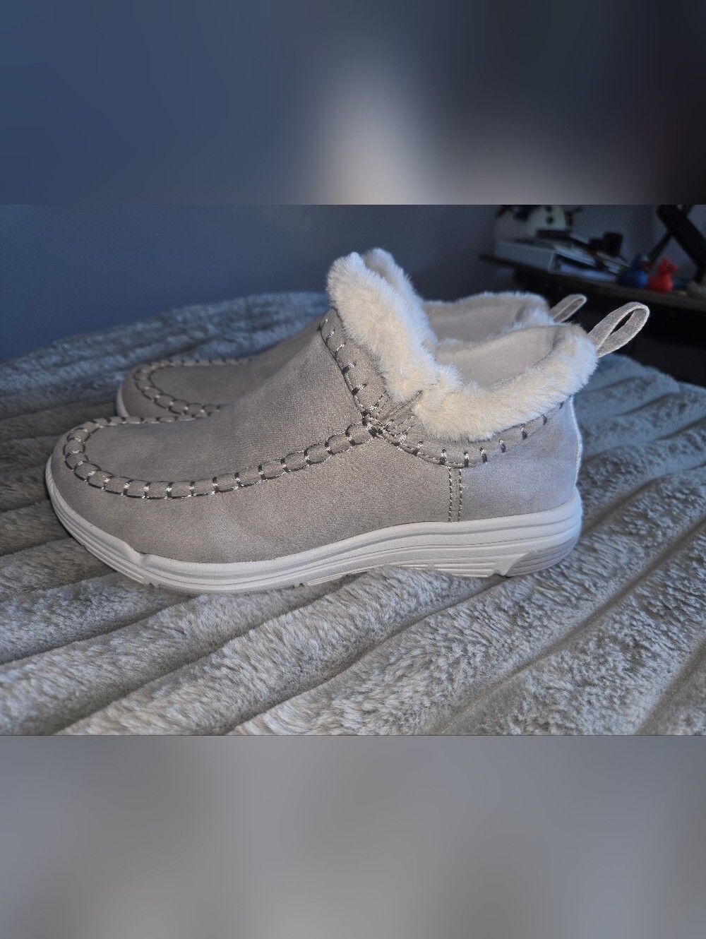 Ryka Women's Gray Faux-Suede Plush-Lined Slip-On Slippers - Picture 3 of 6